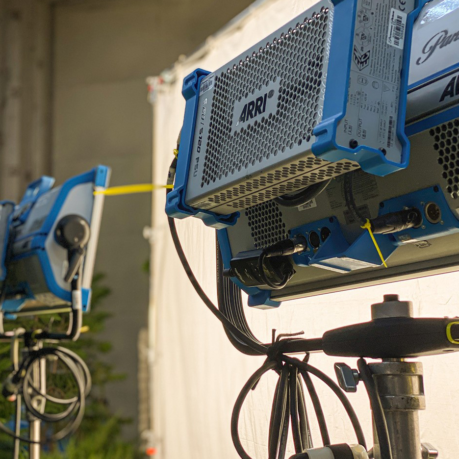 Multiverse Studio Receiver connected to an ARRI lighting fixture at The Unicorn Season 2