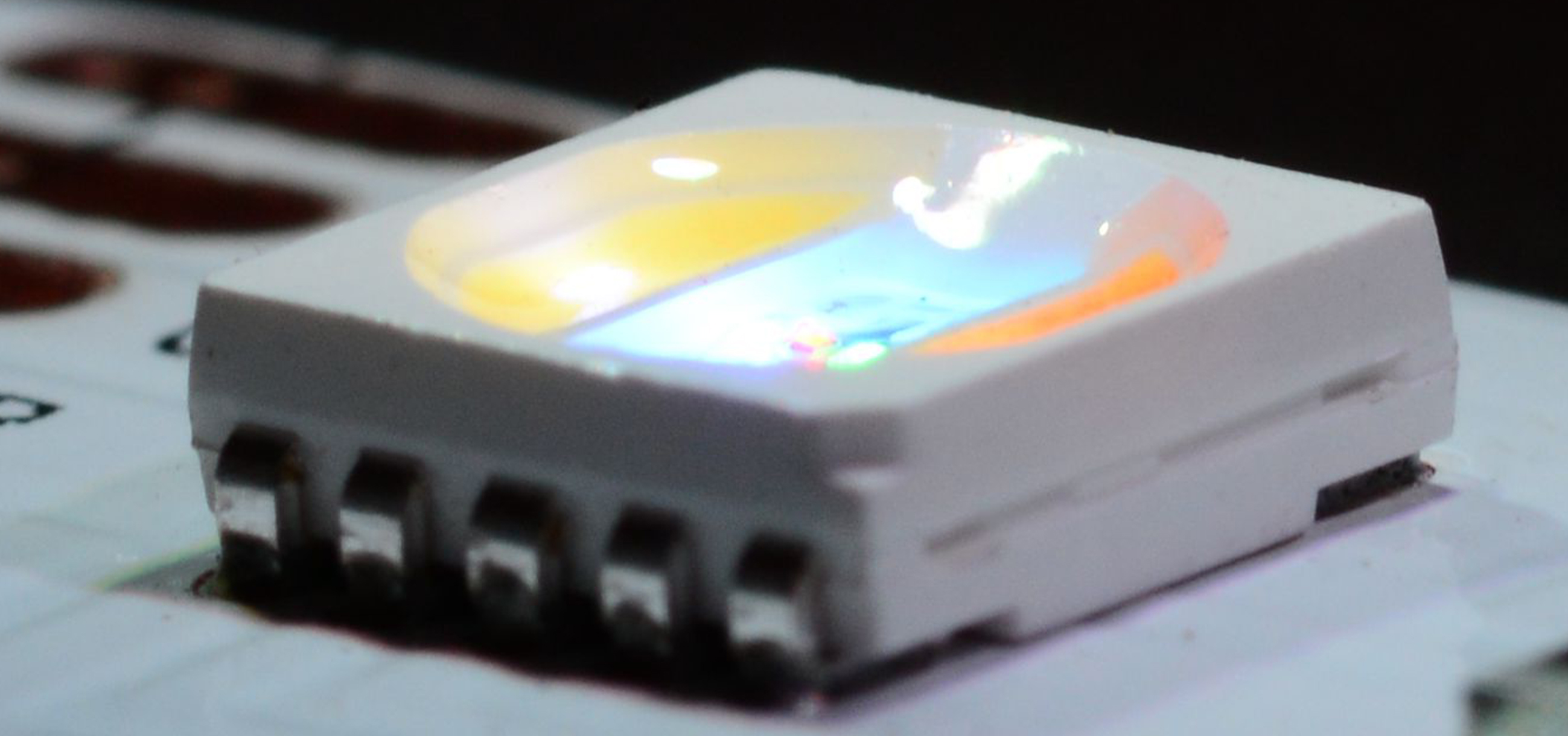 QolorFLEX 5-in-1 LED Tape LED closeup