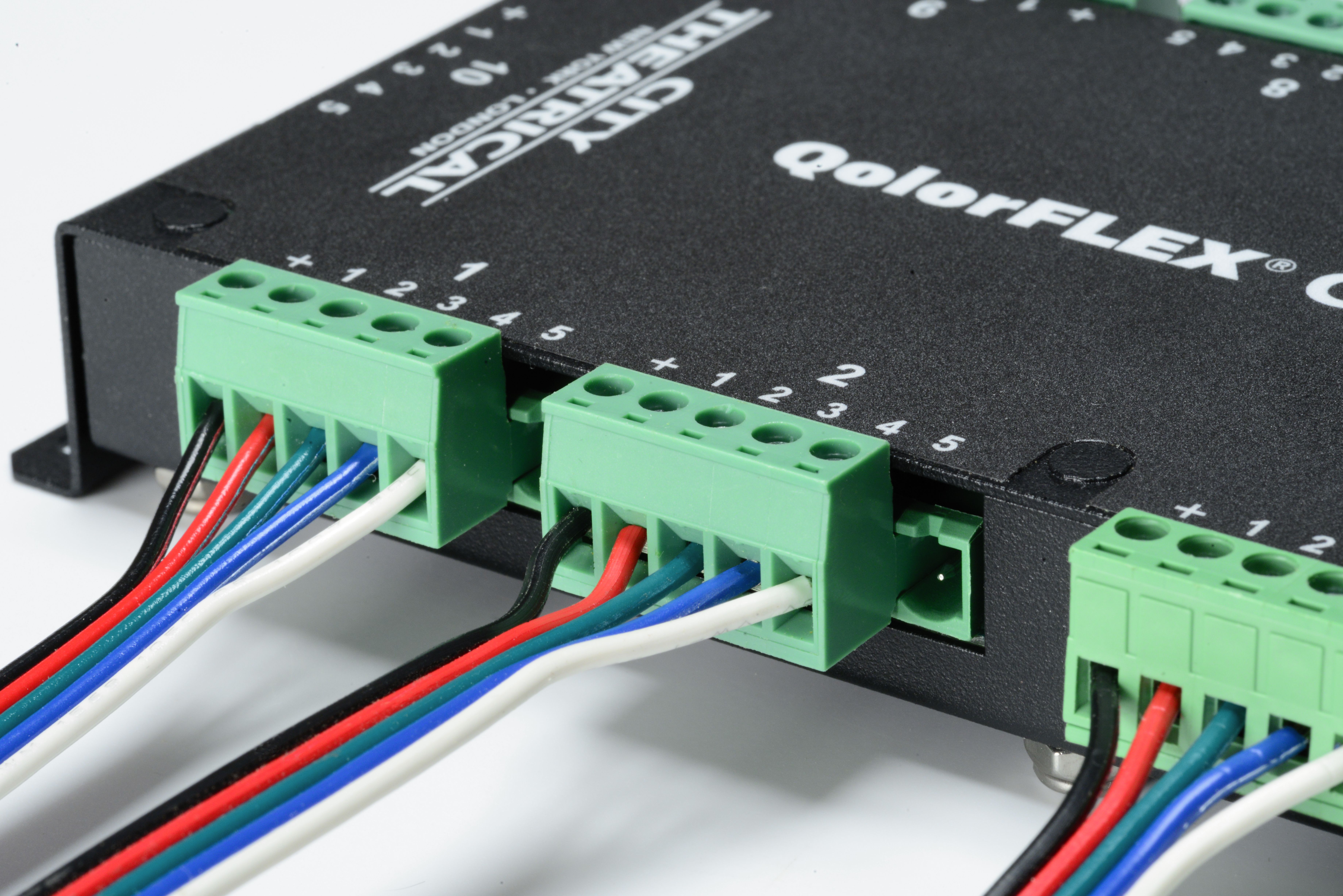QolorFLEX Connect 10 - 5-Pin into 6-Pin Phoenix Terminal Block Connectors 